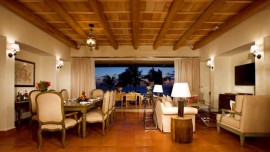 presidential suite: living room