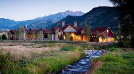 Aspen Valley Ranch : Summer vs Winter Edition